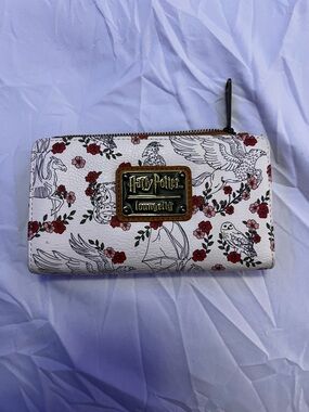 Loungefly Harry Potter Floral Zip Wallet - White with Red & Black Accents